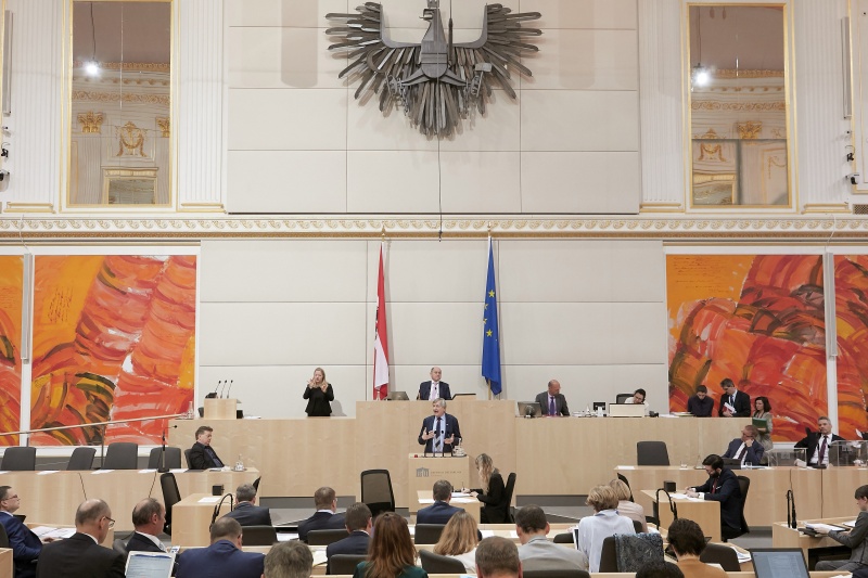 Am Rednerpult Nationalratsabgeordneter Josef Smolle (V)