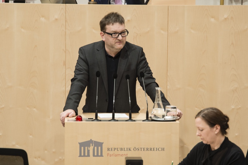Am Rednerpult: Nationalratsabgeordneter Markus Koza (G)