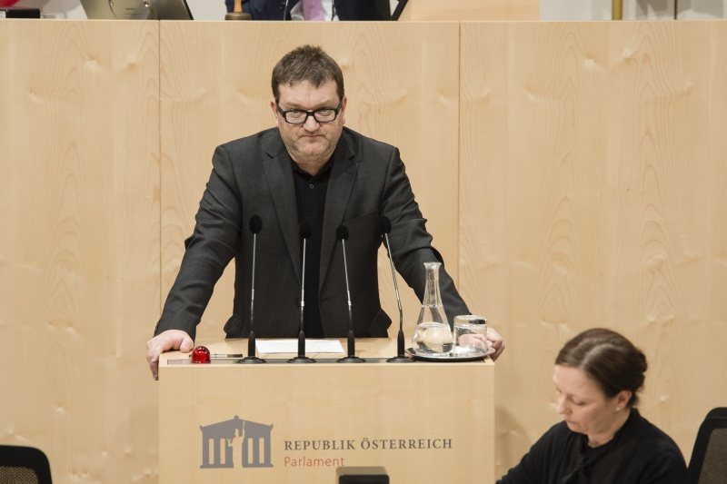 Am Rednerpult: Nationalratsabgeordneter Markus Koza (G)