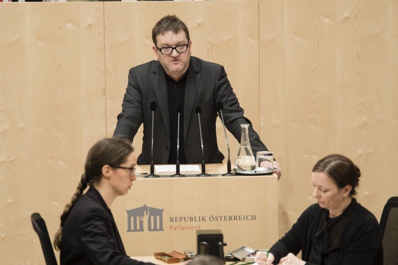Am Rednerpult: Nationalratsabgeordneter Markus Koza (G)