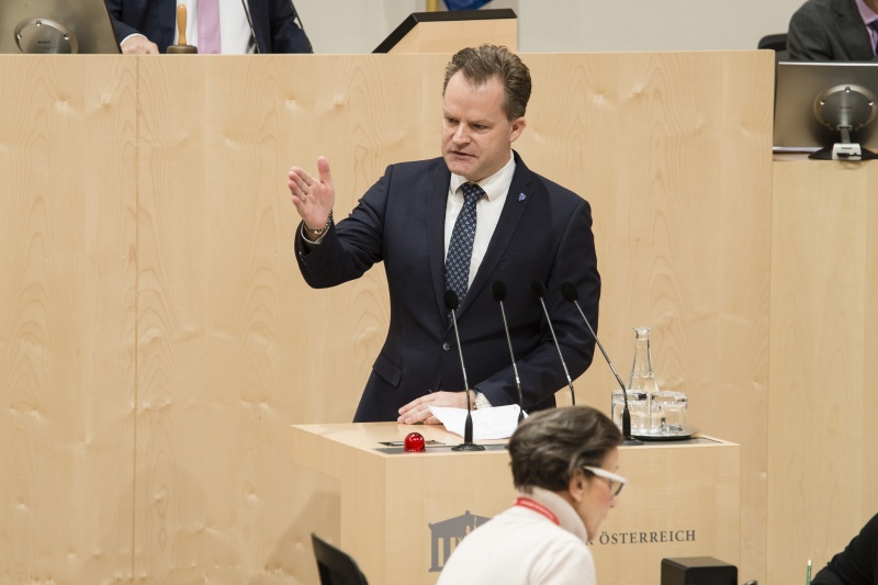 Am Rednerpult: Nationalratsabgeordneter Walter Rauch (F)