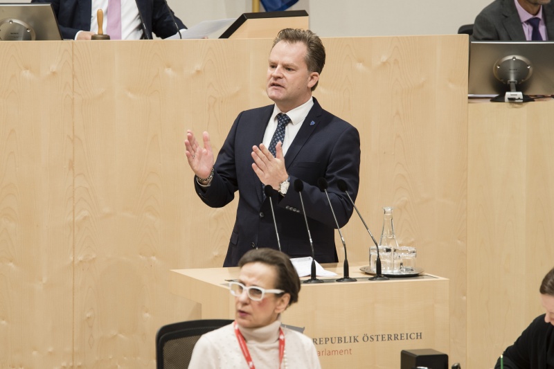 Am Rednerpult: Nationalratsabgeordneter Walter Rauch (F)