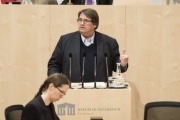 Am Rednerpult: Nationalratsabgeordneter Josef Muchitsch (S)