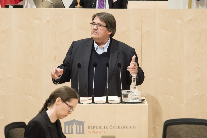 Am Rednerpult: Nationalratsabgeordneter Josef Muchitsch (S)