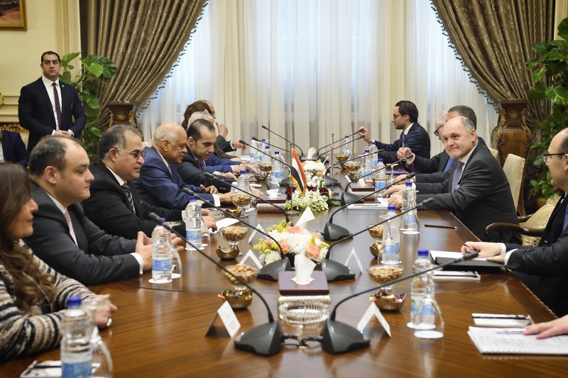Treffen mit Parlamentspräsident Ali Abdel-Aal. Rechte Tischhälfte - Österreichische Delgation von rechts: Nationalratspräsident Wolfgang Sobotka (V). Linke Tischhälfte Ägytische Delegation mit Parlamentspräsident Ali Abdel-Aal (4. von links)