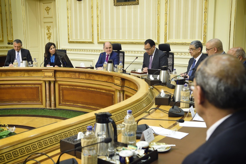 Treffen mit Premierminister Mostafa Madbouly. Nationalratspräsident Wolfgang Sobotka (V) (3. von links) bei der Konferenz