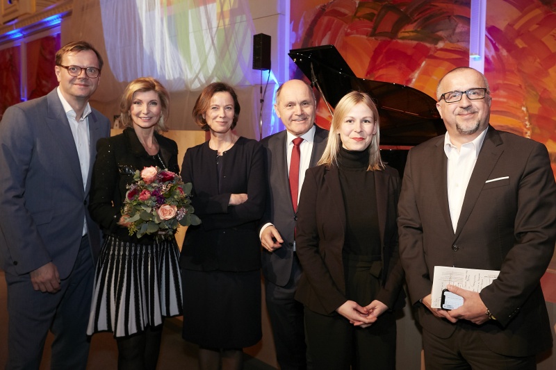 Von rechts: Richard Schmitt oe24, Lisa Stadler Der Standard, Nationalratspräsident Wolfgang Sobotka (V), Magdalena Pöschl Universität Wien, Nadja Mader ORF, Gerald Heidegger ORF Online