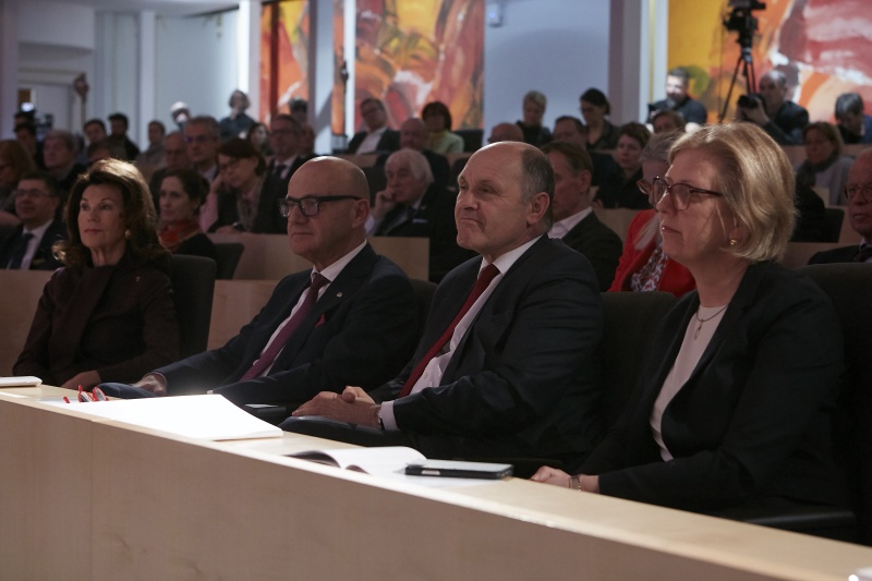 Von rechts: Präsidentin des österreichischen Rechnungshofes Margit Kraker, Nationalratspräsident Wolfgang Sobotka (V), Bundesratspräsident Robert Seeber (V), Bundeskanzlerin a.D. Brigitte Bierlein