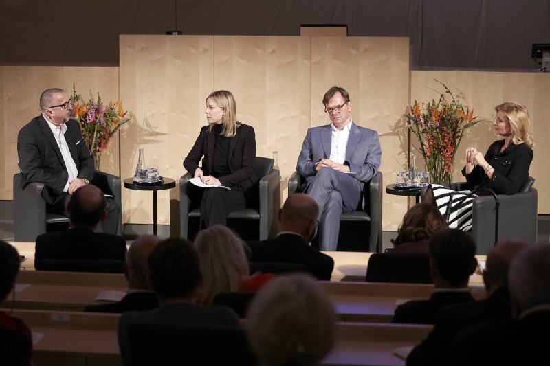 Podiumsdiskussion, von links: Richard Schmitt oe24, Lisa Stadler Der Standard, Gerald Heidegger ORF Online, Nadja Mader ORF