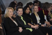 Von links: Nationalratspräsidentin Doris Bures (S), Nationalratsabgeordnete Gabriele Heinisch-Hosek (S), VeranstaltungsteilnehmerInnen