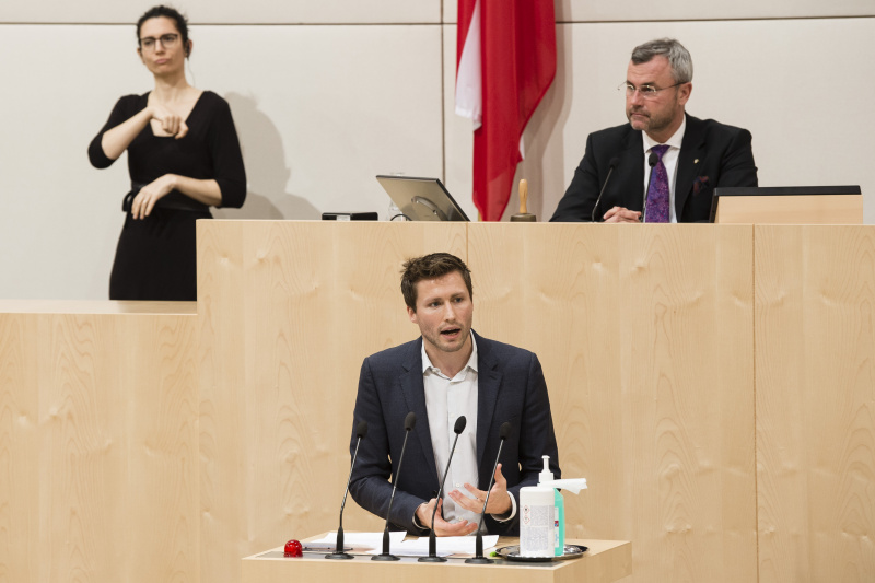 Am Rednerpult: Nationalratsabgeordneter David Stögmüller (G)