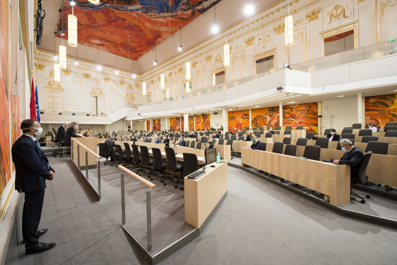 Blick Richtung SitzungsteilnehmerInnen