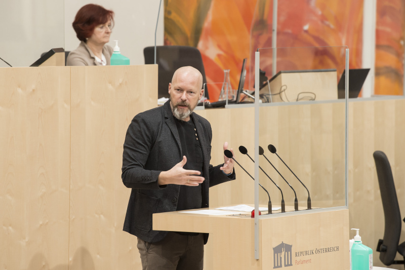 Bundesrat Marco Schreuder (G) am Rednerpult