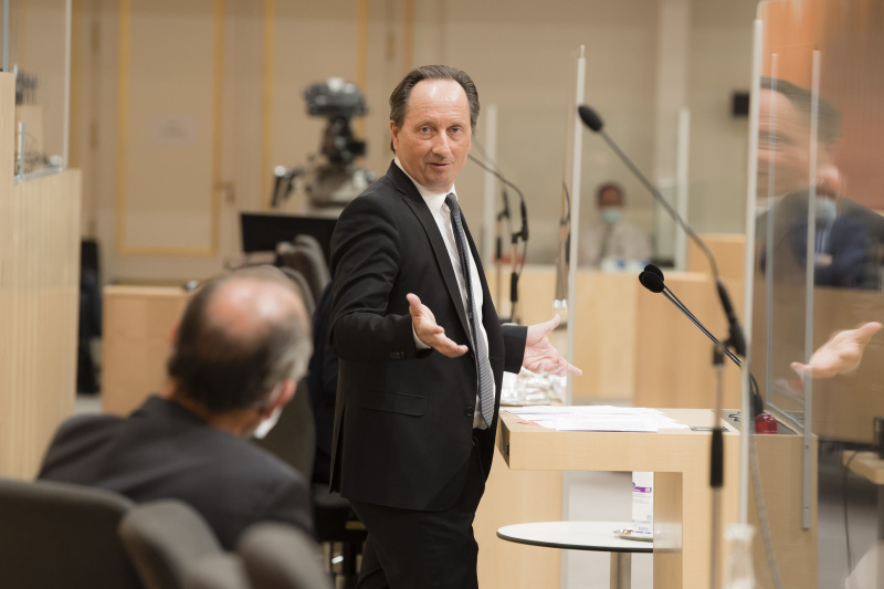 Bundesrat Günter Kovacs (S) am Rednerpult