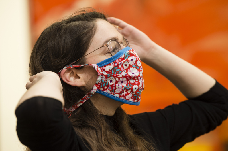 Nationalratsabgeordnete Julia Elisabeth Herr (S)  mit Schutzmaske