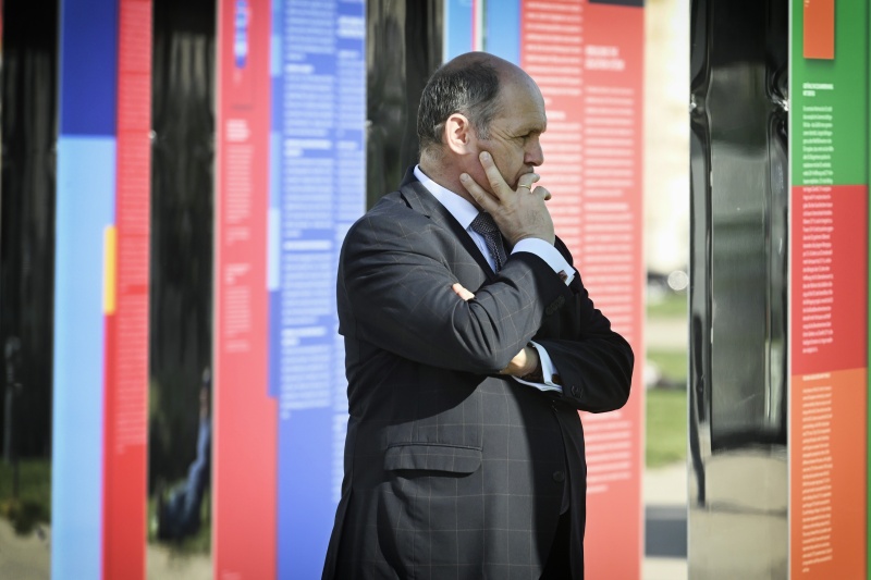 Wolfgang Sobotka (V) beim Besuch der Installation