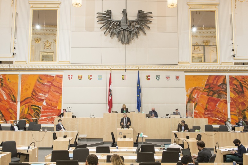 Am Rednerpult: Nationalratsabgeordneter Josef Smolle (V)