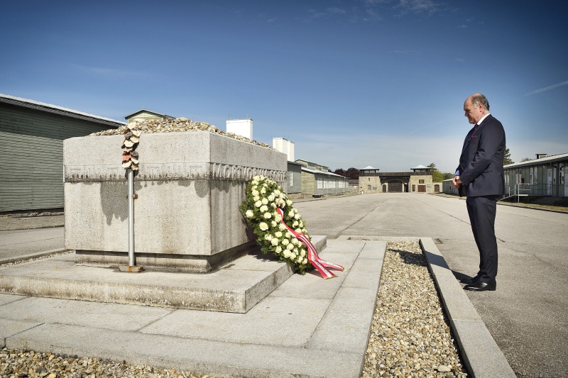 Nationalratspräsident Wolfgang Sobotka (V) am Gelände der KZ-Gedenkstätte Mauthausen