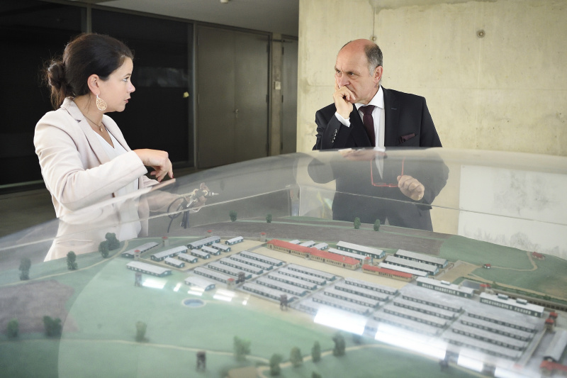 Von links: Direktorin der KZ-Gedenkstätte Mauthausen Barbara Glück, Nationalratspräsident Wolfgang Sobotka (V)