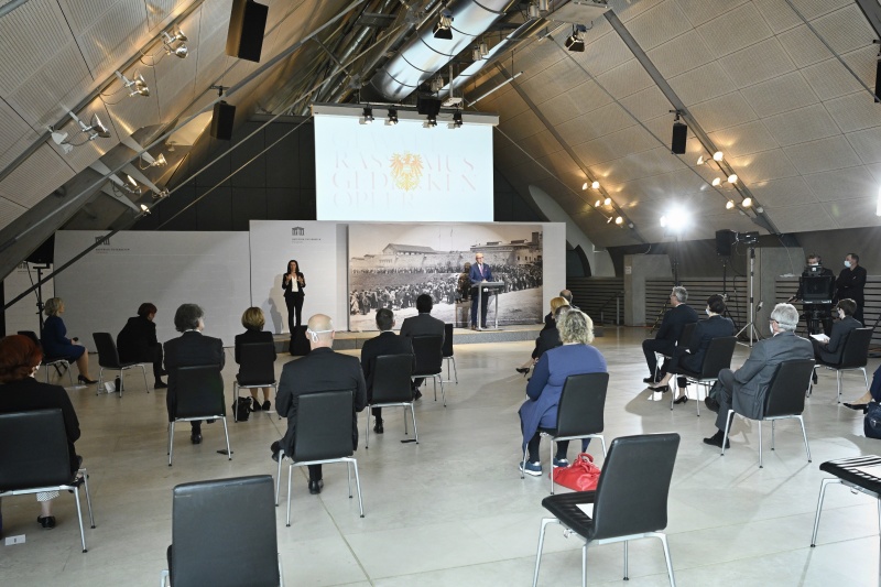 Begrüßung durch Bundesratspräsident Robert Seeber (V)