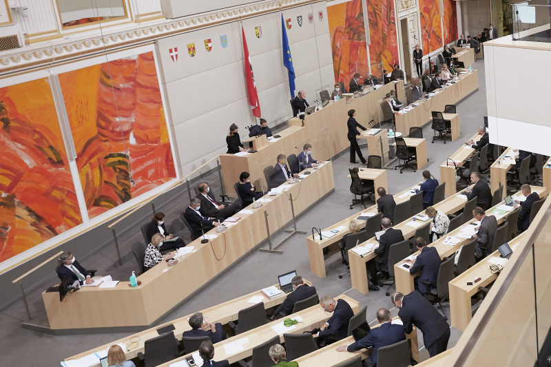 Blick auf die Regierungsbank. Klubobfrau Pamela Rendi-Wagner (S) am Rednerpult