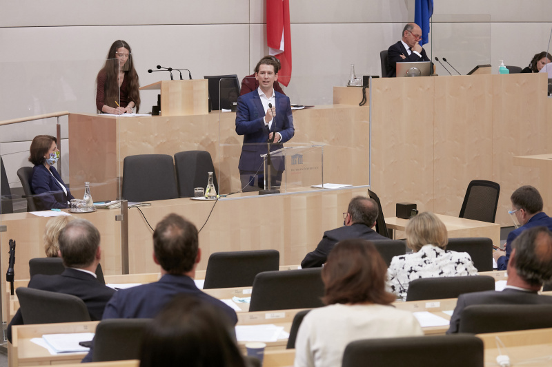 Bundeskanzler Sebastian Kurz (V) bei der Anfragebeantwortung