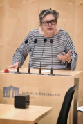 Nationalratsabgeordnete Eva Blimlinger (G) am Rednerpult