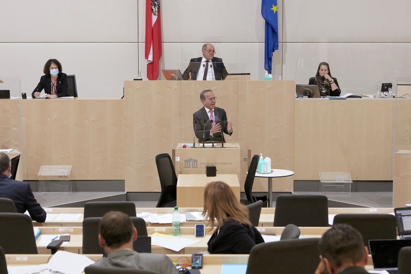 Am Rednerpult Nationalratsabgeordneter Peter Haubner (V)