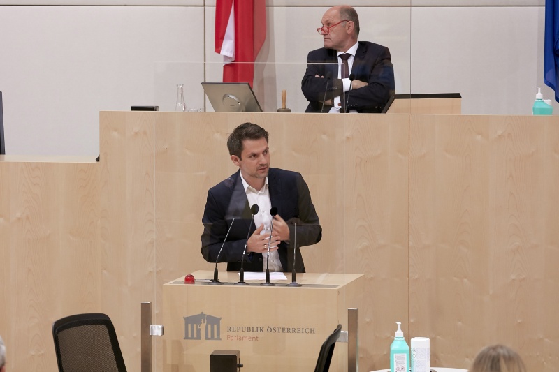 Am Rednerpult Nationalratsabgeordneter Jakob Schwarz (G)