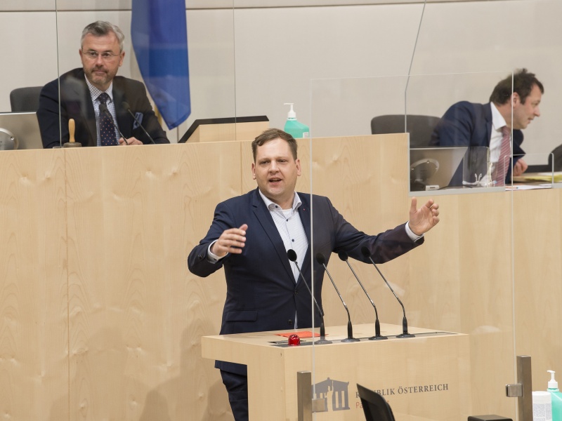 Am Rednerpult: Nationalratsabgeordneter Philip Kucher (S)