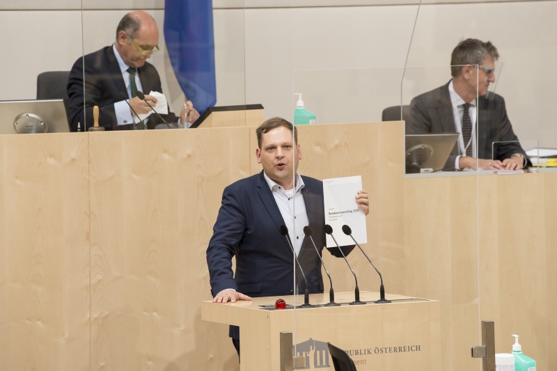 Am Rednerpult: Nationalratsabgeordneter Philip Kucher (S)