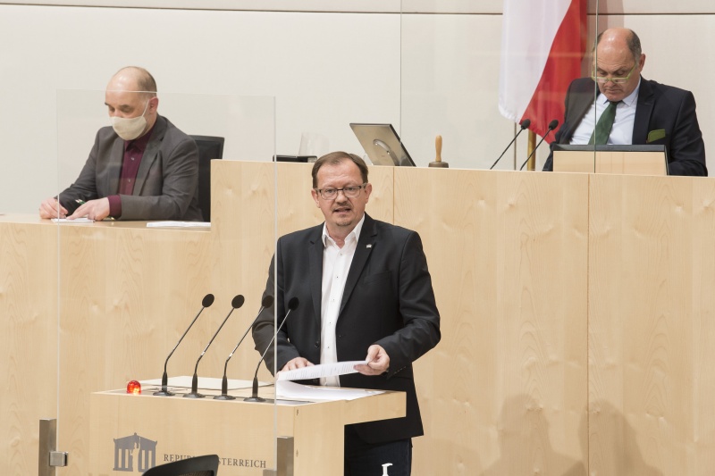 Am Rednerpult: Nationalratsabgeordneter Rudolf Silvan (S)