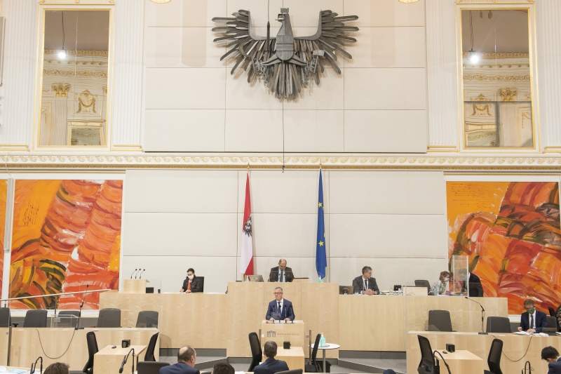 Am Rednerpult: Nationalratsabgeordneter Werner Saxinger (V)