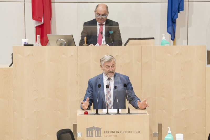 Am Rednerpult: Nationalratsabgeordneter Franz Leonhard Eßl (V)