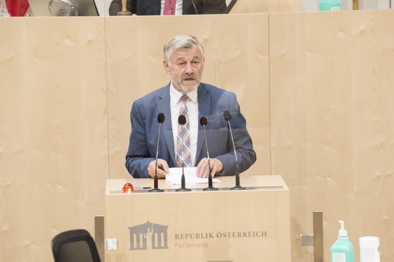 Am Rednerpult: Nationalratsabgeordneter Franz Leonhard Eßl (V)