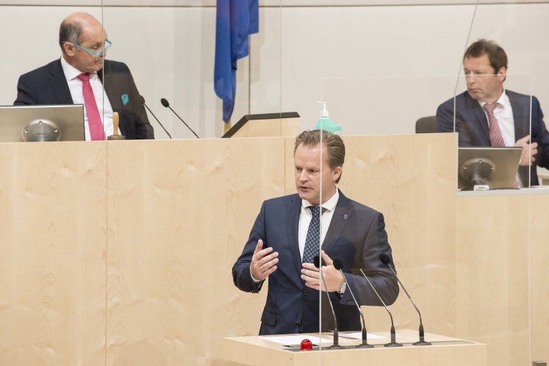 Am Rednerpult: Nationalratsabgeordneter Walter Rauch (F)