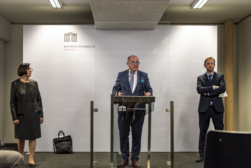 Von links: Verfahrensrichterin Ilse Huber, Nationalratspräsident Wolfgang Sobotka (V), Verfahrensanwalt Andreas Joklik