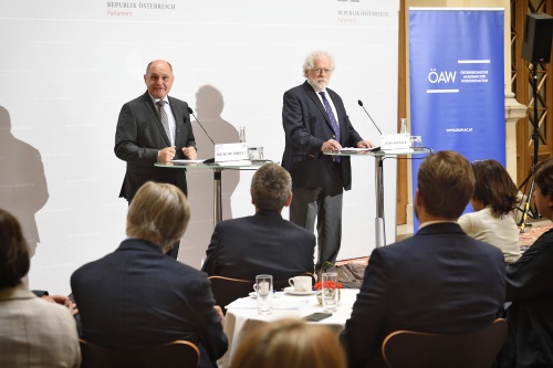 Von links: Begrüßung durch Nationalratspräsident Wolfgang Sobotka (V), Präsident der Österreichischen Akademie der Wissenschaften Anton Zeilinger