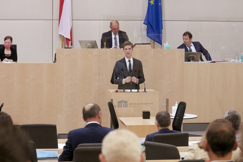 Am Rednerpult Nationalratsabgeordneter Douglas Hoyos-Trautmansdorff (N)