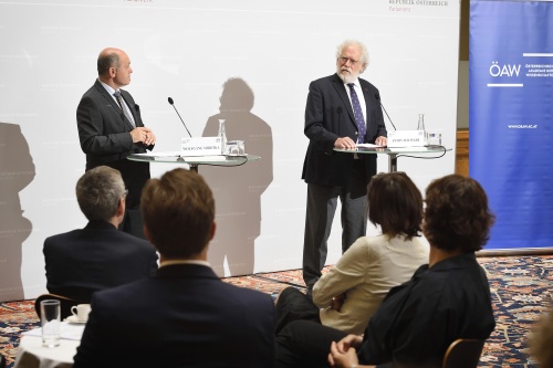 Von links: Nationalratspräsident Wolfgang Sobotka (V), Präsident der Österreichischen Akademie der Wissenschaften Anton Zeilinger