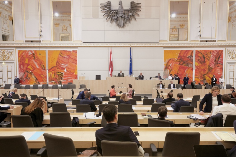 Blick auf das Plenum. Vorsitzführung durch Nationalratspräsident Wolfgang Sobotka (V) am Präsidium
