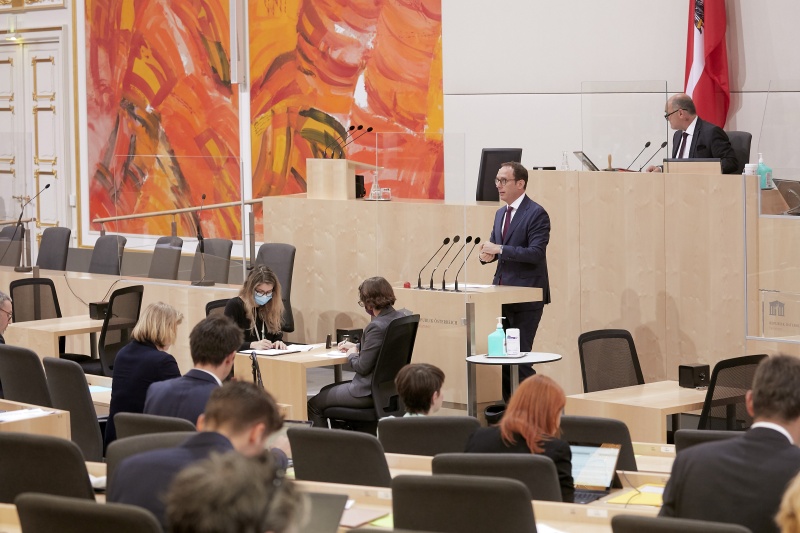 Am Rednerpult: Nationalrat Andreas Ottenschläger (V)