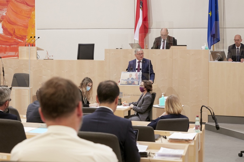 Am Rednerpult: Nationalratsabgeordneter Alois Stöger (S)