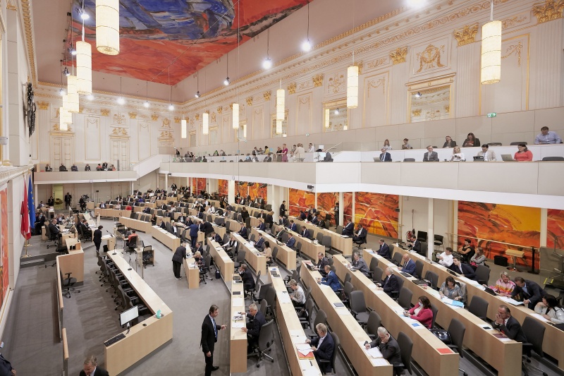 Blick Richtung SitzungsteilnehmerInnen