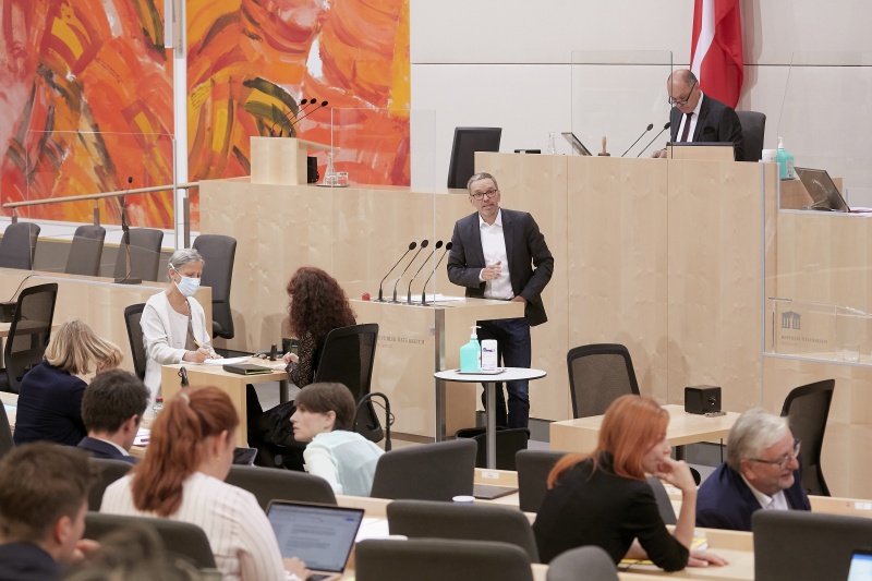 Am Rednerpult Klubobmann Herbert Kickl (F)