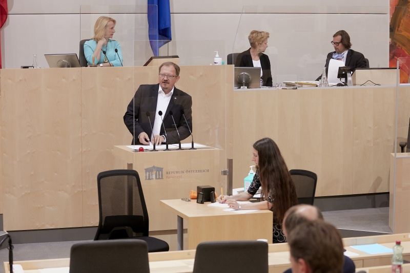 Am Rednerpult Nationalratsabgeordneter Rudolf Silvan (S)