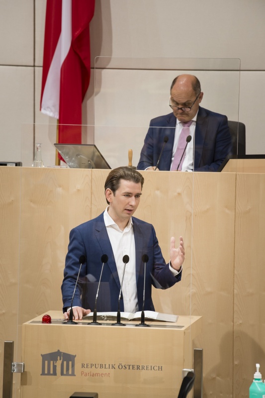 Fragestunde im Nationalrat. Am Rednerpult: Bundeskanzler Sebastian Kurz (V)