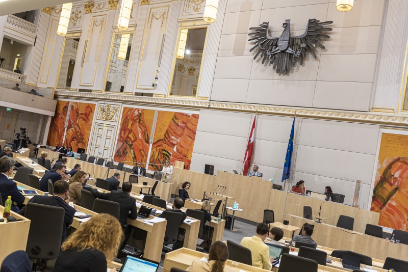 Rede von Wirtschaftsministerin Margarete Schramböck (V)