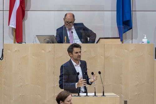 Am Rednerpult: Nationalratsabgeordneter Jakob Schwarz (G)