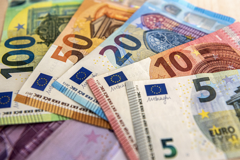 Auswahl an Eurogeldscheinen